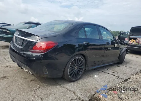 2021 Mercedes-Benz C 300 z USA, uszkodzony, nr VIN W1KWF8DB9MR631906